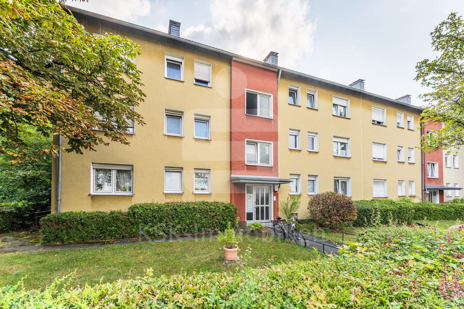 Außenaufnahme Außenaufnahme - Etagenwohnung in 51145 Köln mit 53m² kaufen