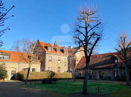 Innenhof Innenhof - Maisonette-Wohnung in 50997 Köln / Immendorf mit 71m² kaufen