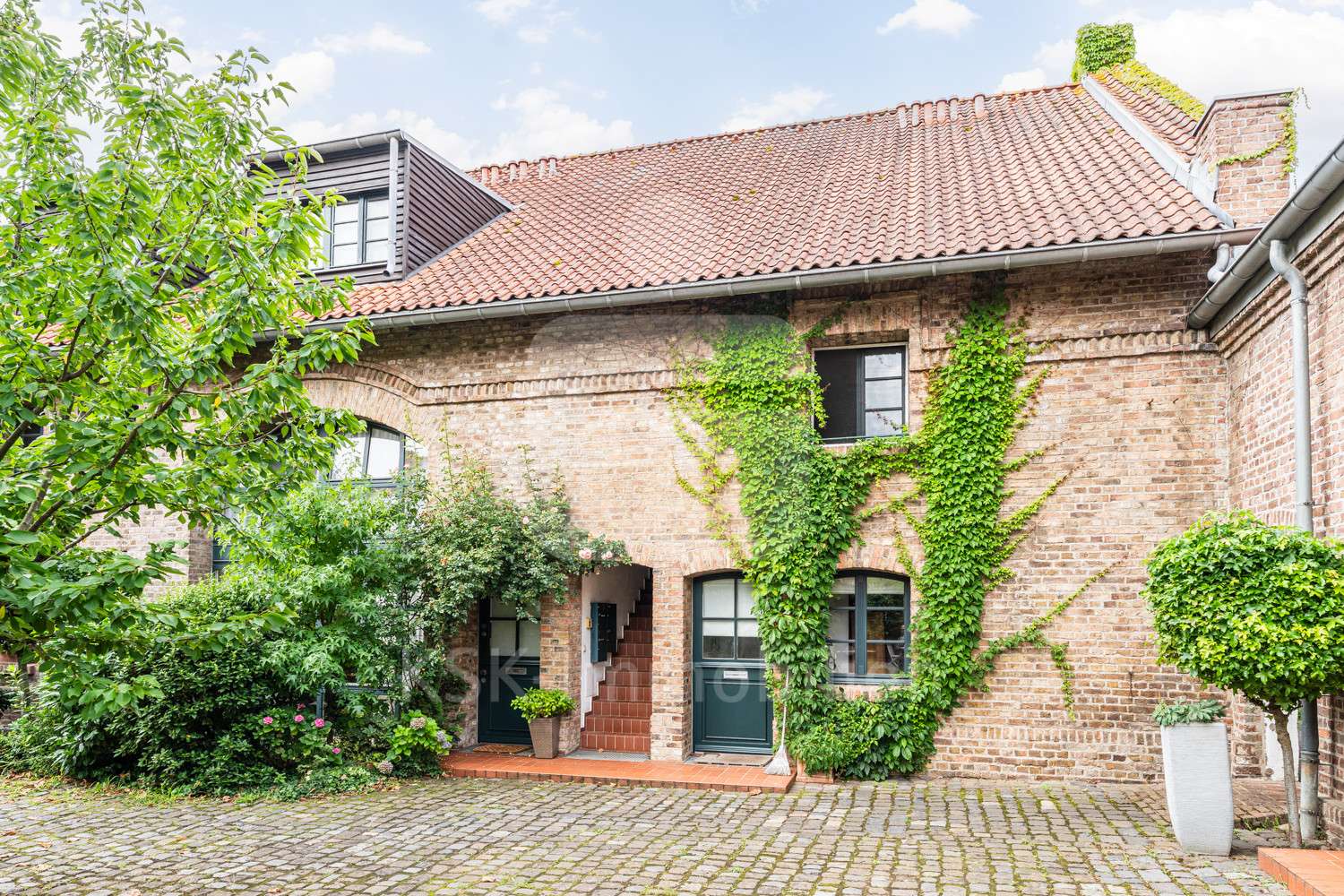 Außenaufnahme Außenaufnahme - Maisonette-Wohnung in 50997 Köln / Immendorf mit 71m² kaufen
