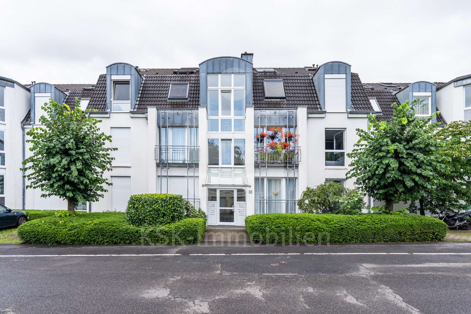 Außenaufnahme Außenaufnahme - Maisonette-Wohnung in 50226 Frechen mit 99m² kaufen