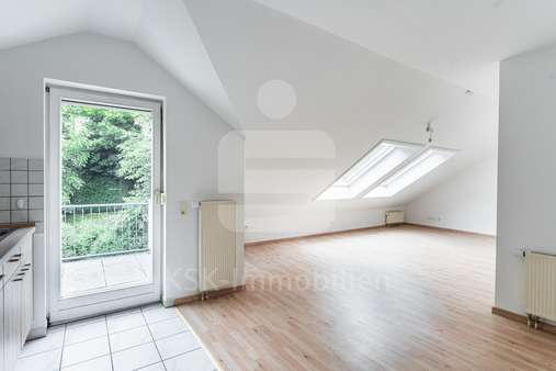 Wohnzimmer Bild 2 Wohnzimmer Bild 2 - Dachgeschosswohnung in 51588 Nümbrecht mit 48m² kaufen