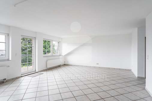Wohnzimmer Erdgeschoss - Maisonette-Wohnung in 50226 Frechen mit 104m² kaufen