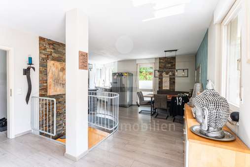 Erdgeschoss Flur Erdgeschoss Flur - Maisonette-Wohnung in 50259 Pulheim mit 101m² kaufen