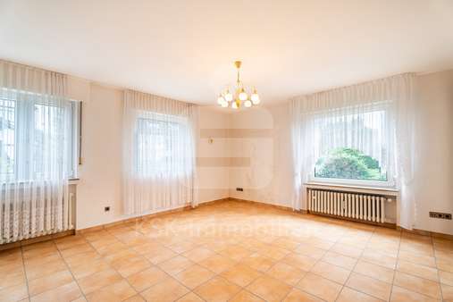 Wohnzimmer Erdgeschoss - Mehrfamilienhaus in 53721 Siegburg mit 248m² kaufen