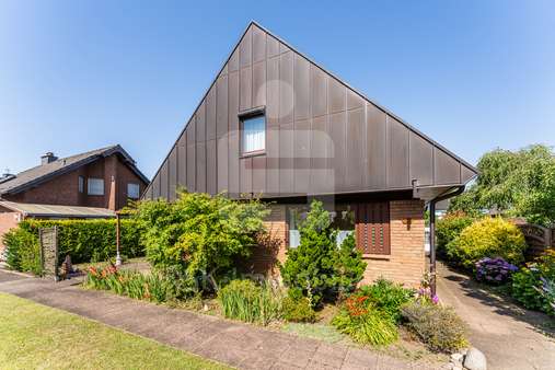 Seitenansicht - Einfamilienhaus in 53721 Siegburg mit 101m² kaufen