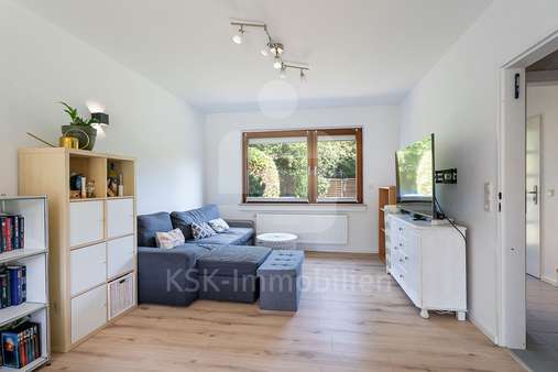 Wohnzimmer Erdgeschoss - Reihenmittelhaus in 51427 Bergisch Gladbach mit 88m² kaufen