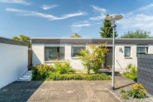 Aussenansicht Aussenansicht - Bungalow in 53340 Meckenheim mit 103m² kaufen