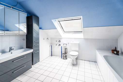 Badezimmer Badezimmer - Etagenwohnung in 50170 Sindorf mit 93m² kaufen