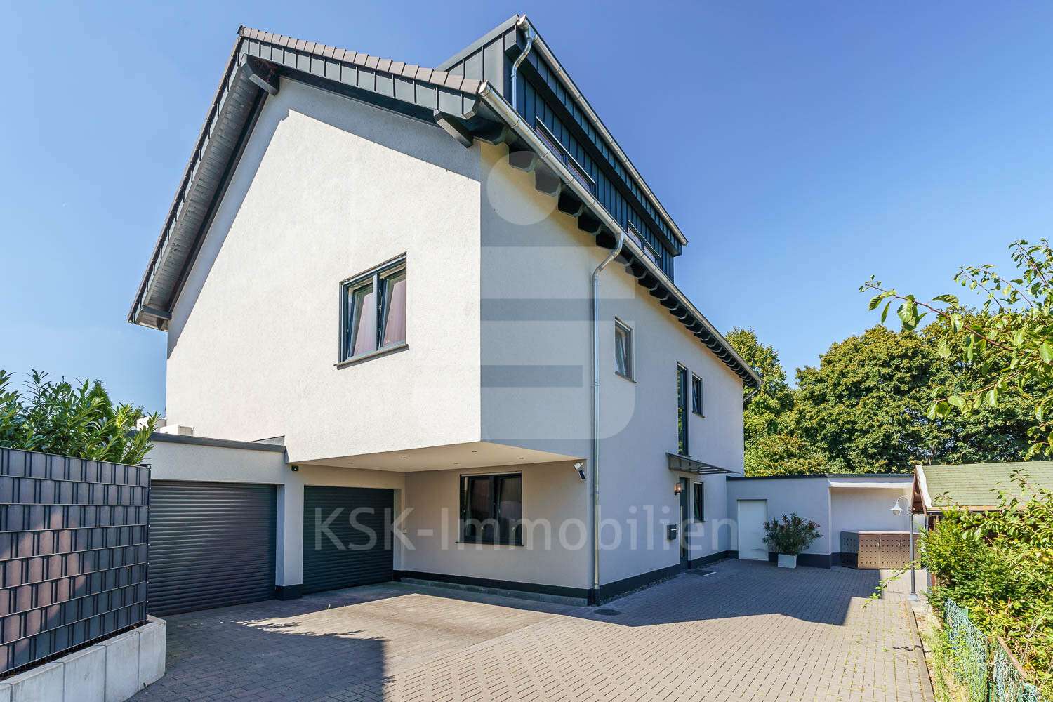 Außenansicht Außenansicht - Zweifamilienhaus in 50259 Pulheim mit 397m² kaufen