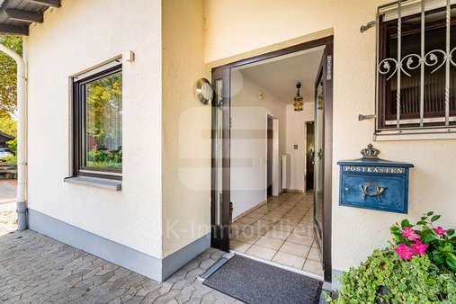 Hauseingang Hauseingang - Einfamilienhaus in 53340 Meckenheim mit 145m² kaufen