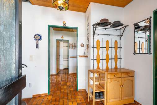 Eingangsbereich Erdgeschoss Eingangsbereich Erdgeschoss - Doppelhaushälfte in 51467 Bergisch Gladbach mit 109m² kaufen