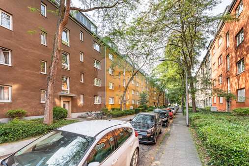 Außenansicht - Dachgeschosswohnung in 50737 Köln / Weidenpesch mit 60m² kaufen