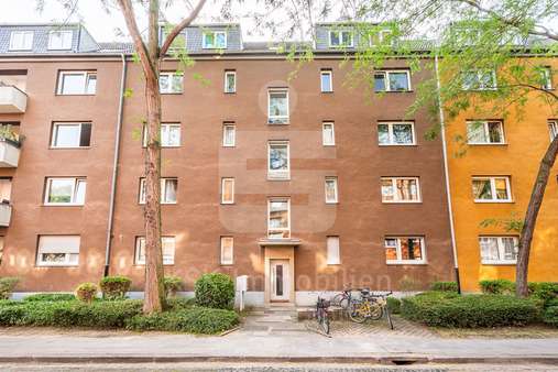 Außenansicht - Dachgeschosswohnung in 50737 Köln / Weidenpesch mit 60m² kaufen