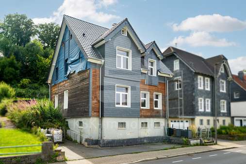 Außenansicht - Zweifamilienhaus in 51688 Wipperfürth mit 200m² kaufen
