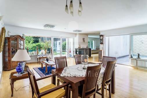 Wohn- Esszimmer Erdgeschoss - Bungalow in 53179 Bonn / Mehlem mit 160m² kaufen