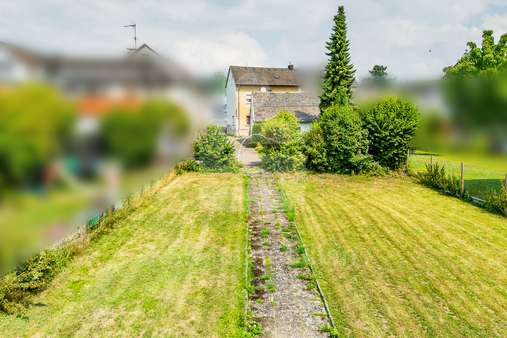 Drohnenansicht - Doppelhaushälfte in 53343 Wachtberg / Adendorf mit 130m² kaufen