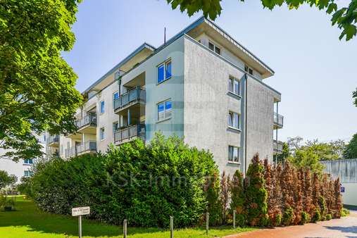 Außenaufnahme  - Etagenwohnung in 50939 Köln mit 54m² kaufen
