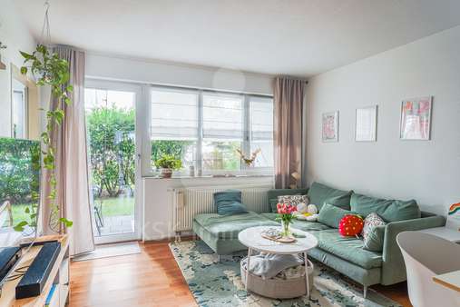 Wohnzimmer  - Etagenwohnung in 50939 Köln mit 54m² kaufen
