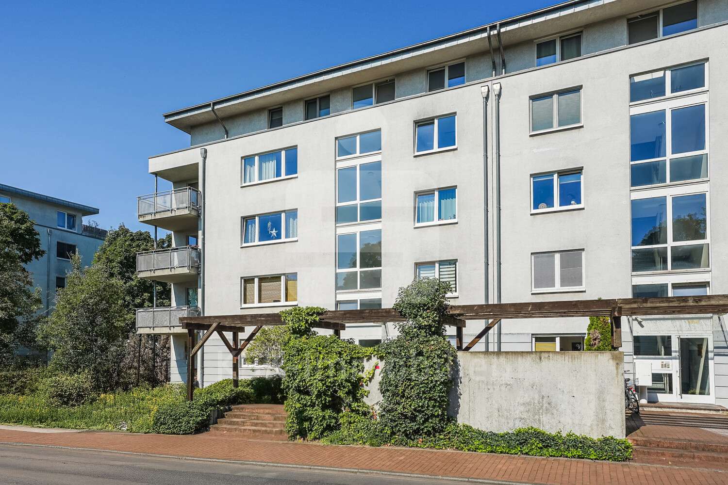 Außenaufnahme Bild 2 - Etagenwohnung in 50939 Köln mit 54m² kaufen