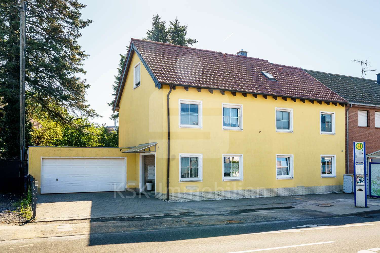 Außenansicht Außenansicht - Zweifamilienhaus in 53881 Euskirchen mit 239m² kaufen