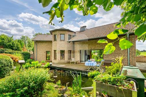 Außenansicht - Einfamilienhaus in 57635 Hasselbach mit 281m² kaufen