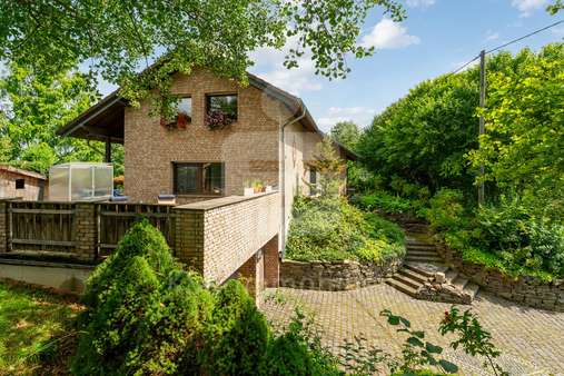 Außenansicht - Einfamilienhaus in 57635 Hasselbach mit 281m² kaufen