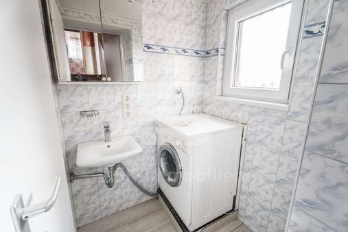 Badezimmer Obergeschoss Badezimmer Obergeschoss - Haus in 50226 Frechen mit 79m² kaufen