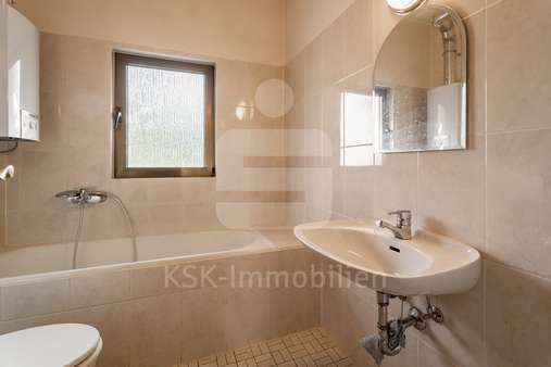Badezimmer Erdgeschoss - Mehrfamilienhaus in 52351 Düren mit 203m² kaufen