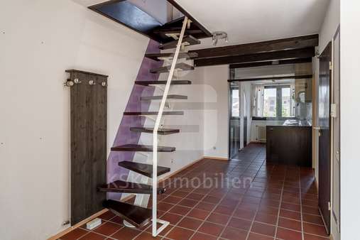 Diele - Dachgeschosswohnung in 53121 Bonn / Endenich mit 76m² kaufen