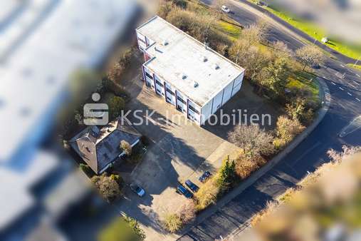 Drohnenansicht  - Halle in 53340 Meckenheim mit 141m² kaufen