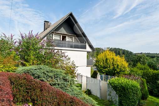 Außenansicht - Einfamilienhaus in 42477 Radevormwald mit 240m² kaufen