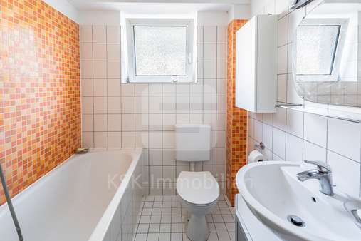 Badezimmer - Etagenwohnung in 50733 Köln mit 58m² kaufen