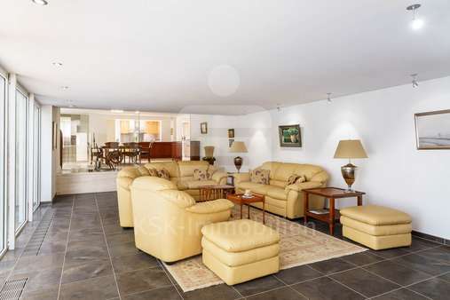 Wohnzimmer Erdgeschoss - Einfamilienhaus in 50259 Pulheim mit 361m² kaufen