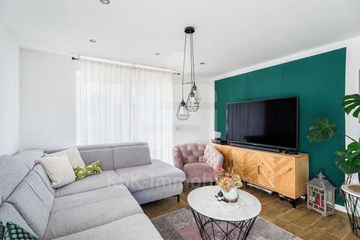 Wohnzimmer Erdgeschoss Wohnzimmer Erdgeschoss - Einfamilienhaus in 53639 Königswinter mit 180m² kaufen