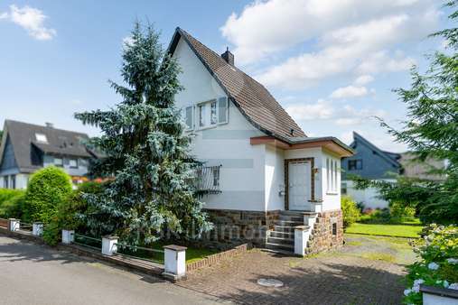 Außenansicht - Einfamilienhaus in 51766 Engelskirchen mit 82m² kaufen