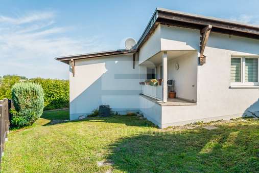 Rückansicht mit Garten Rückansicht mit Garten - Einfamilienhaus in 56316 Raubach mit 82m² kaufen