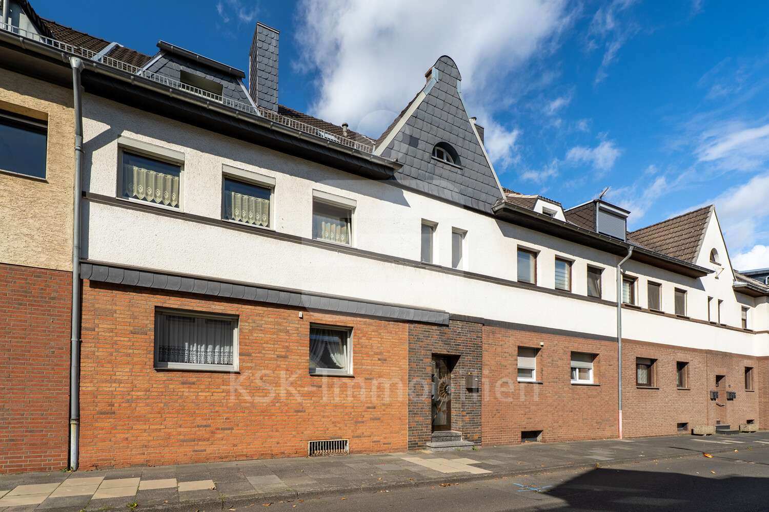 Außenansicht Außenansicht - Etagenwohnung in 50374 Erftstadt mit 60m² kaufen