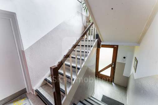 Treppenhaus  - Mehrfamilienhaus in 51069 Köln / Dünnwald mit 172m² kaufen