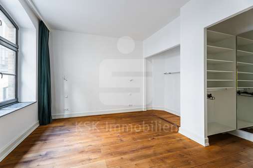 Zimmer Zimmer - Etagenwohnung in 50674 Köln mit 210m² mieten