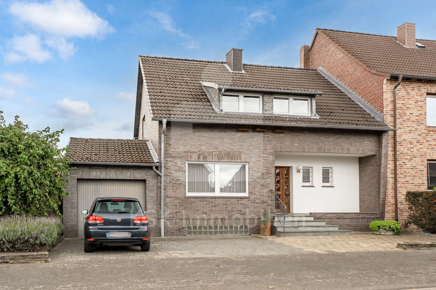 Vorderansicht - Doppelhaushälfte in 50189 Elsdorf mit 130m² kaufen