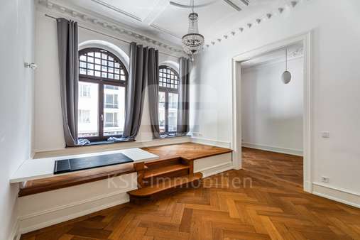 Zimmer  - Etagenwohnung in 50674 Köln mit 210m² kaufen