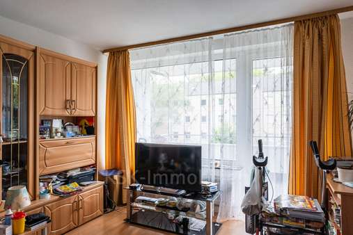 Wohnzimmer - Etagenwohnung in 50827 Köln / Bickendorf mit 55m² kaufen
