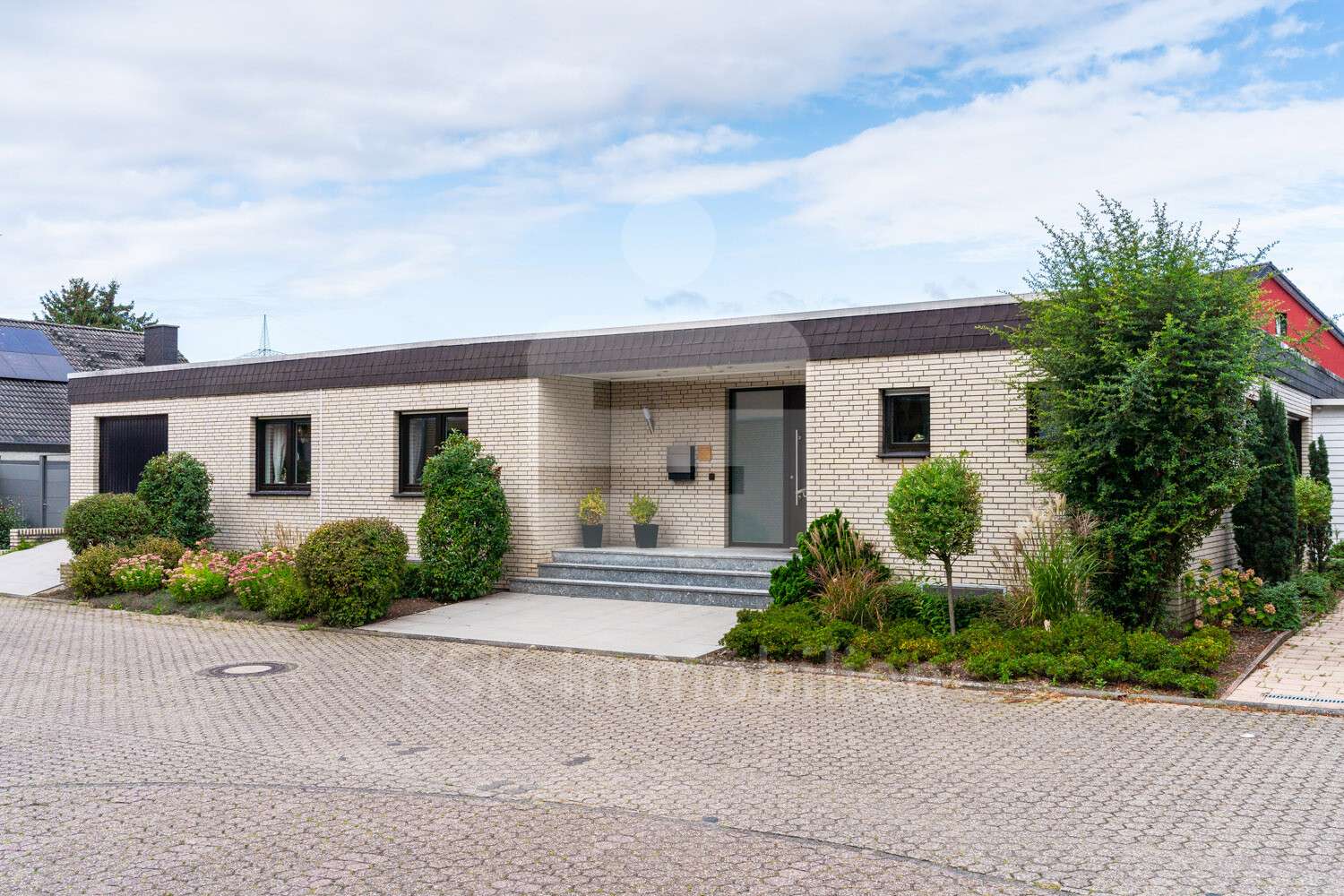 Außenansicht - Bungalow in 50374 Erftstadt / Kierdorf mit 172m² kaufen