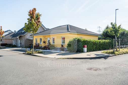 Außenaufnahme - Bungalow in 50171 Kerpen mit 109m² kaufen