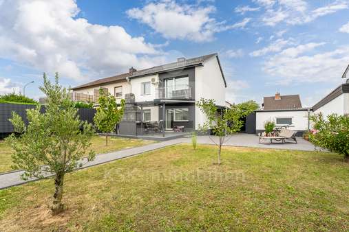 Rückansicht Rückansicht - Doppelhaushälfte in 53879 Euskirchen mit 105m² kaufen