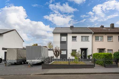 Vorderansicht Vorderansicht - Doppelhaushälfte in 53879 Euskirchen mit 105m² kaufen