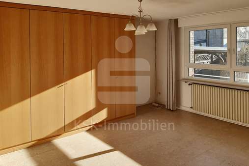 Zimmer Zimmer - Zweifamilienhaus in 50354 Hürth / Gleuel mit 185m² kaufen