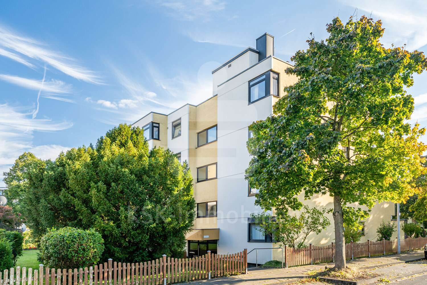 Aussenansicht - Etagenwohnung in 53332 Bornheim mit 55m² kaufen
