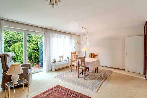 Wohnzimmer - Bungalow in 53229 Bonn mit 158m² kaufen