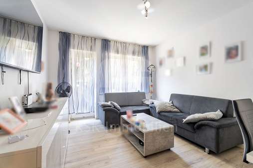 Wohnzimmer - Etagenwohnung in 51105 Köln / Humboldt-Gremberg mit 54m² kaufen